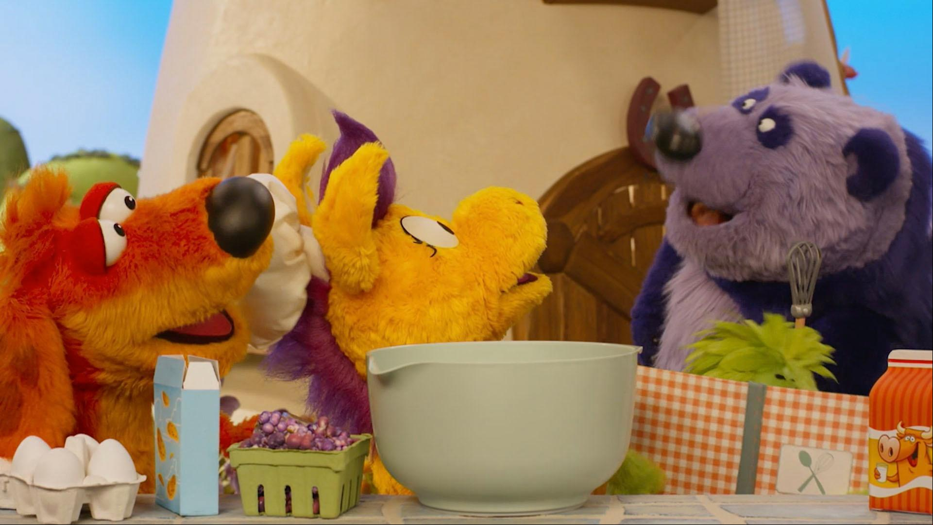 Donkey Hodie asks for a little help from her pals to make flying flapjacks.