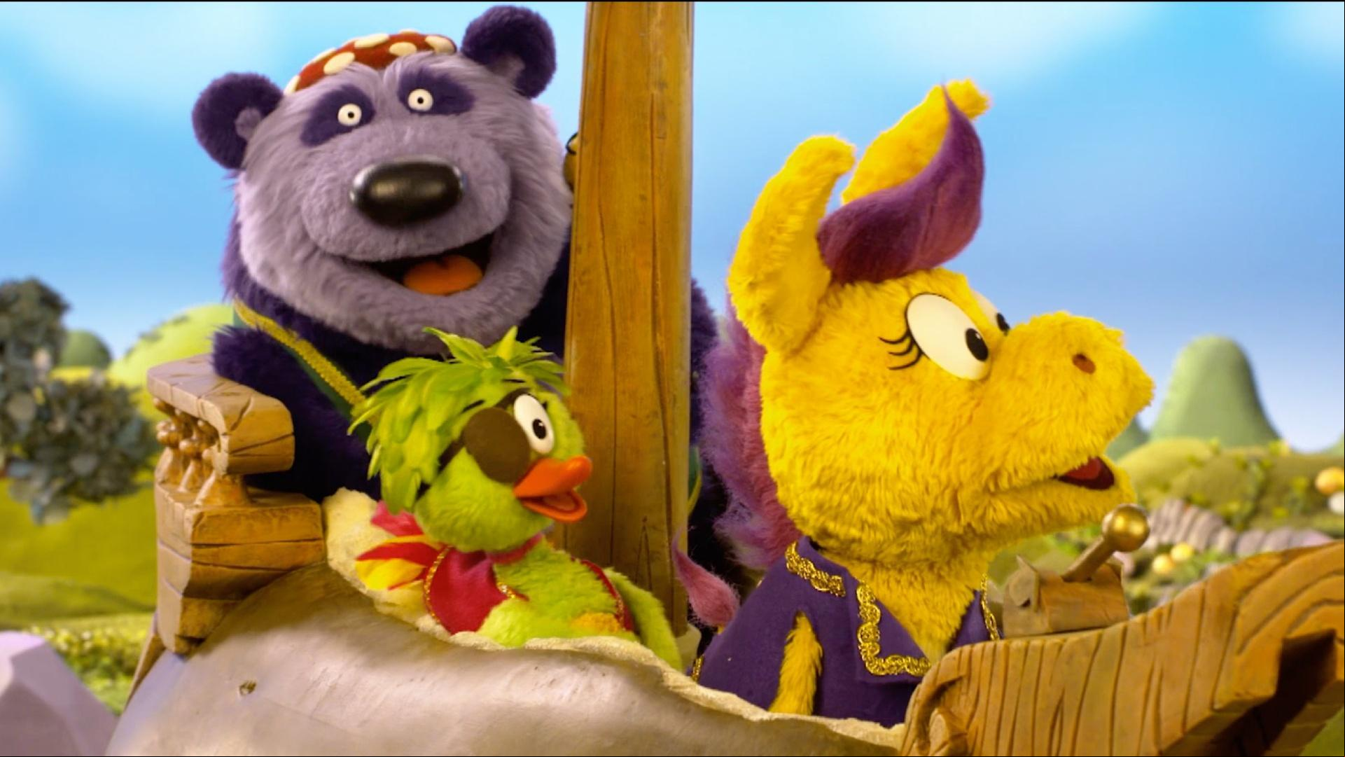 As the pals search for a buried tater treasure, Donkey learns how to be a good captain.
