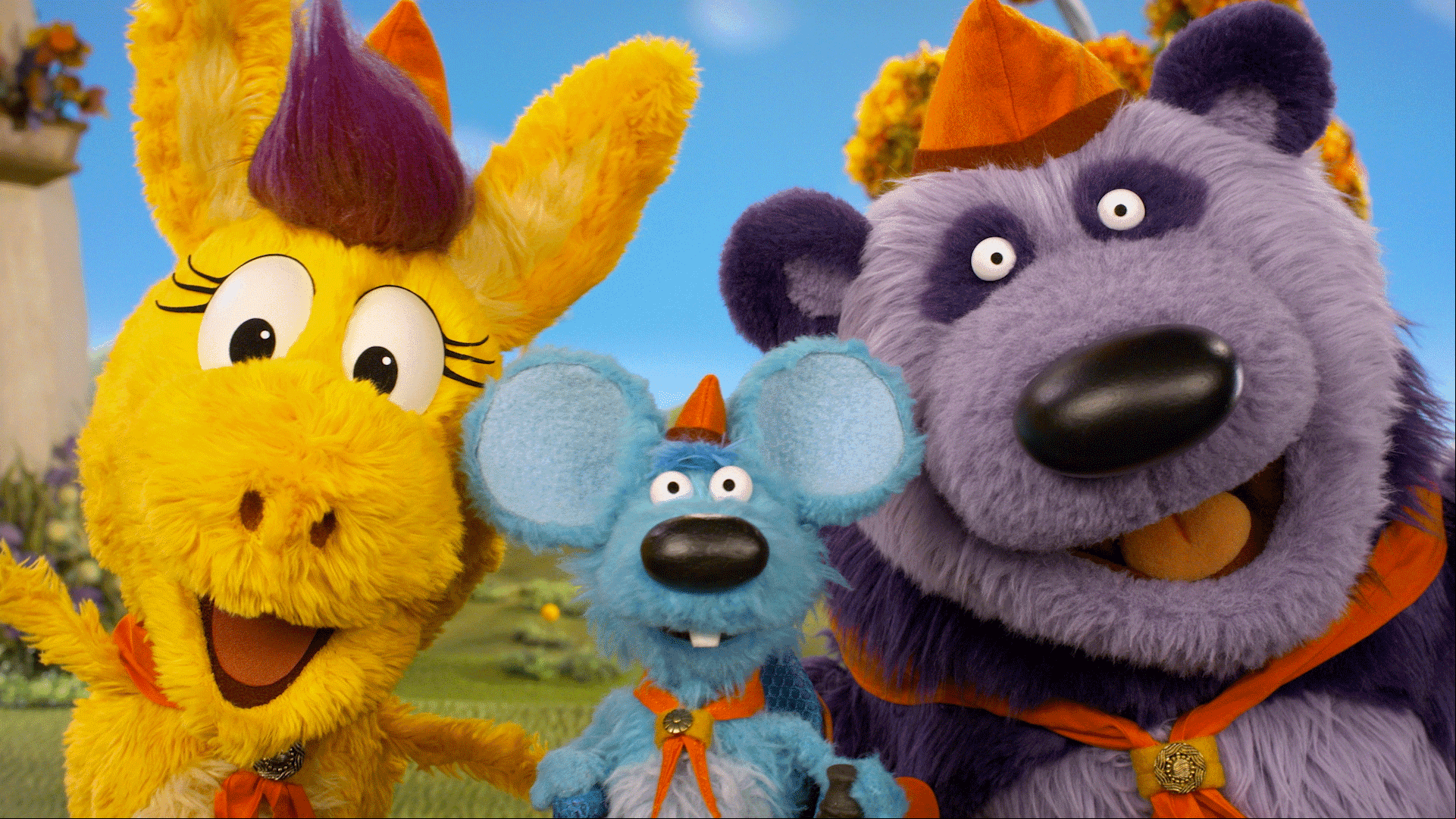 Jeff Mouse, Donkey, and Panda seek a hiding moth./Donkey makes up a song while waiting.