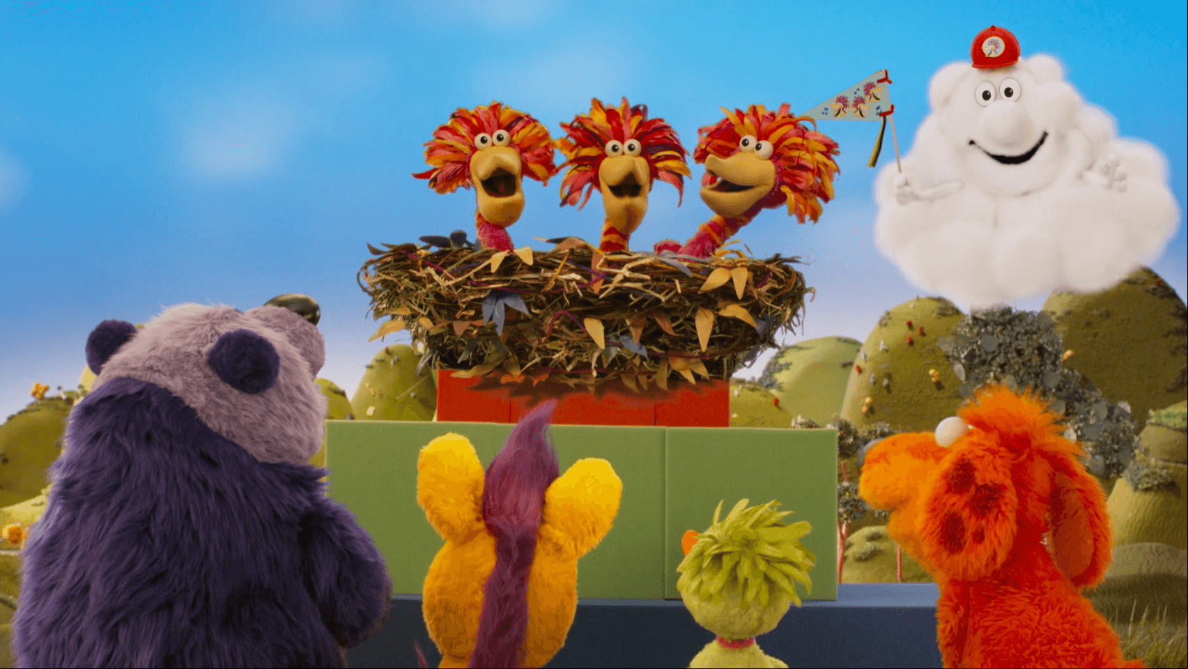The pals want to hear the Yodel Birds sing. / Donkey Hodie and Duck Duck make lemonade.